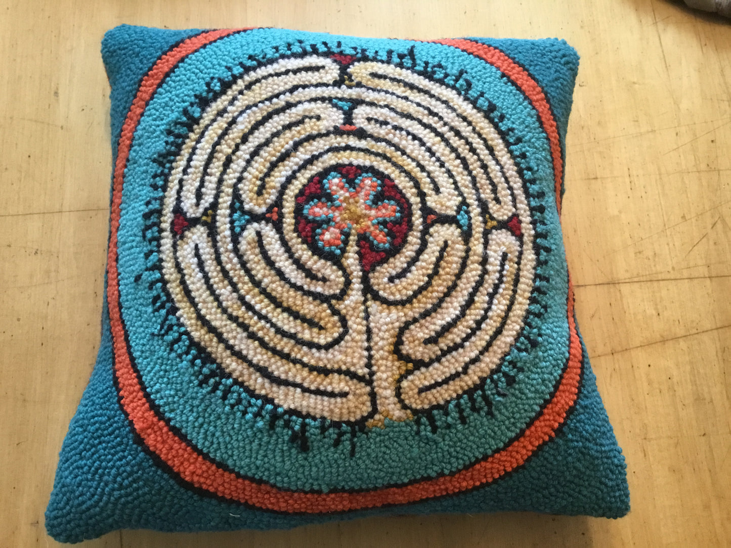 Finger Labryinth Pillow Kit - Oxford Punch