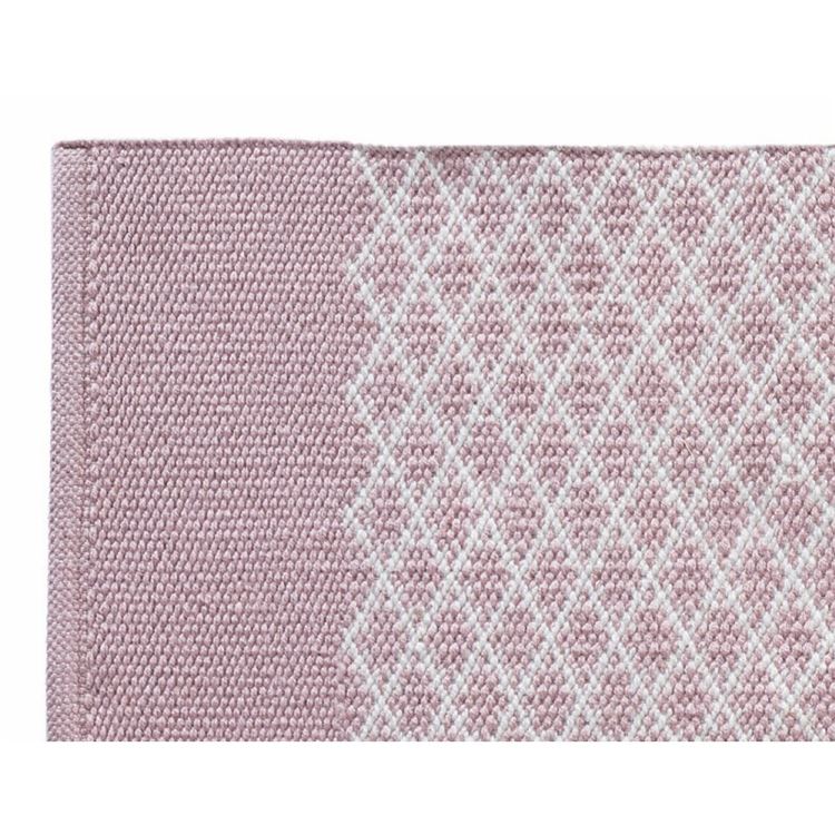 Hug Rug Woven Trellis Rose